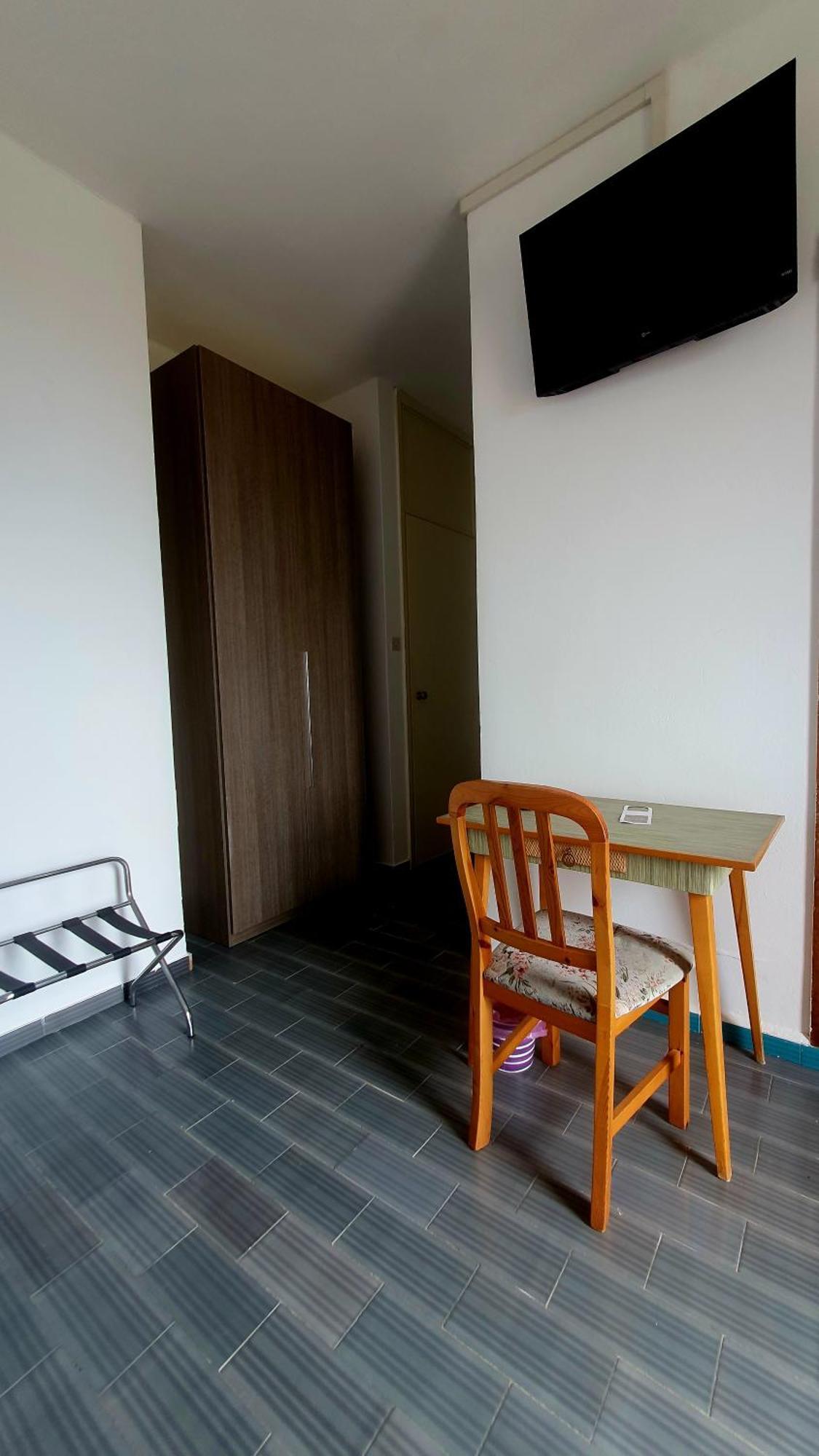 Hotel Serena Spiazzi Di Caprino Bagian luar foto