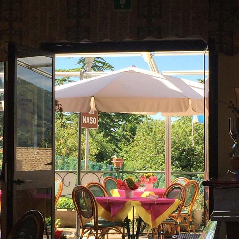 Hotel Serena Spiazzi Di Caprino Bagian luar foto
